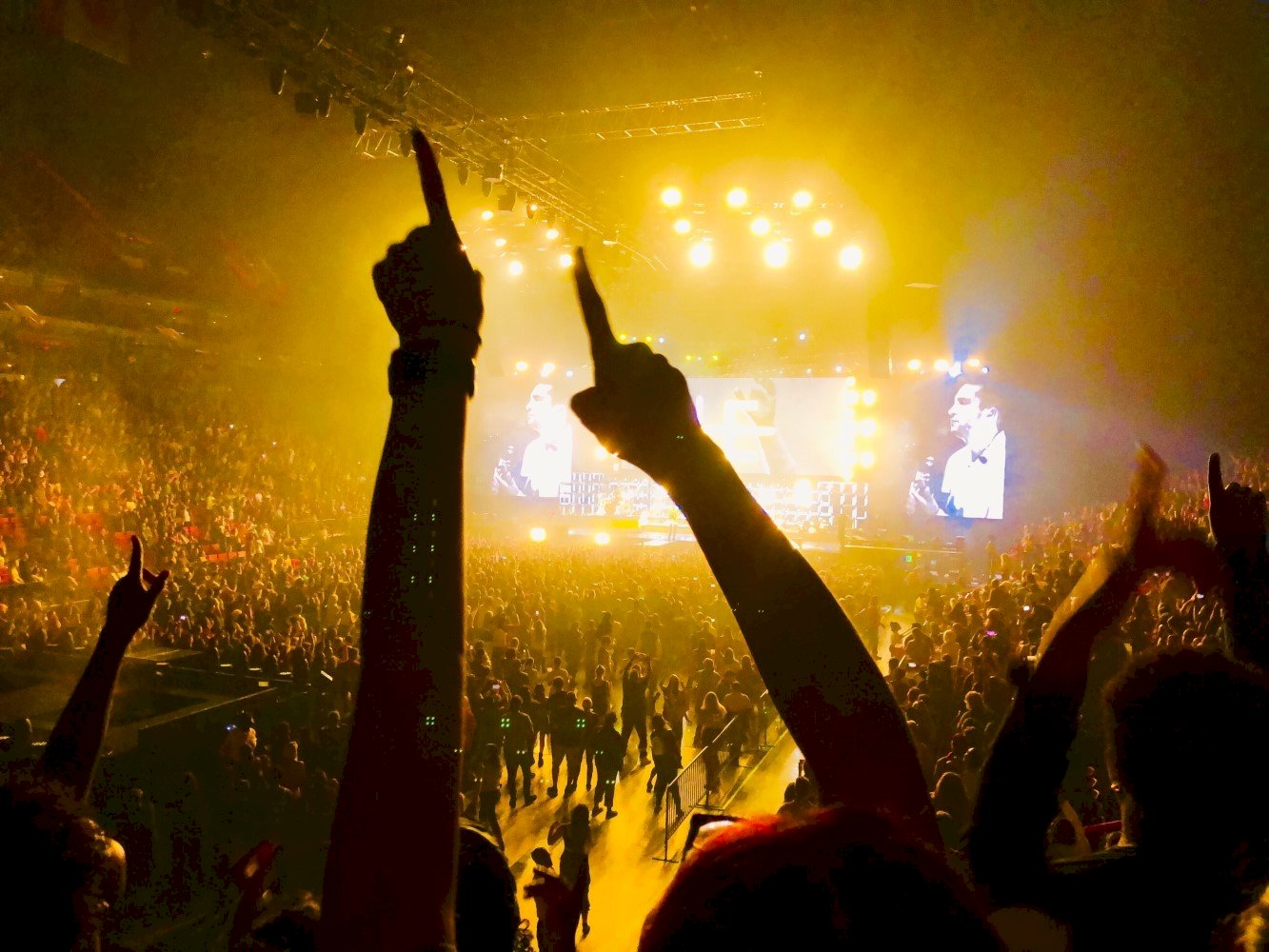 NYC’s October Spotlight: Concerts and Comedy Shows | 365 Airport Transfer