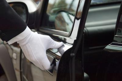 Top 4 Reasons to Hire a Limousine Service