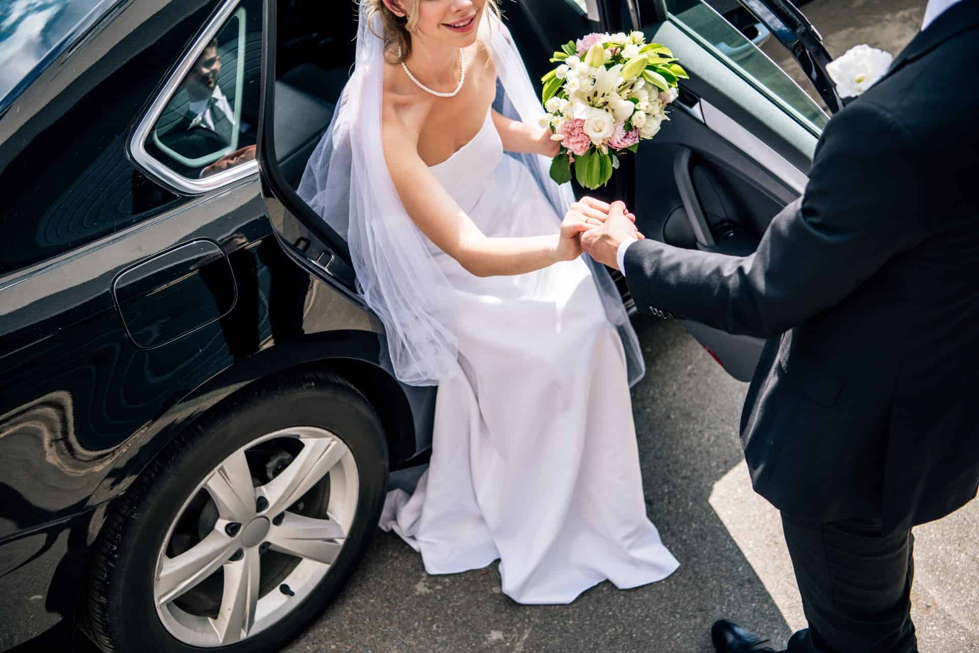 3 Great Tips for Booking Wedding Transportation