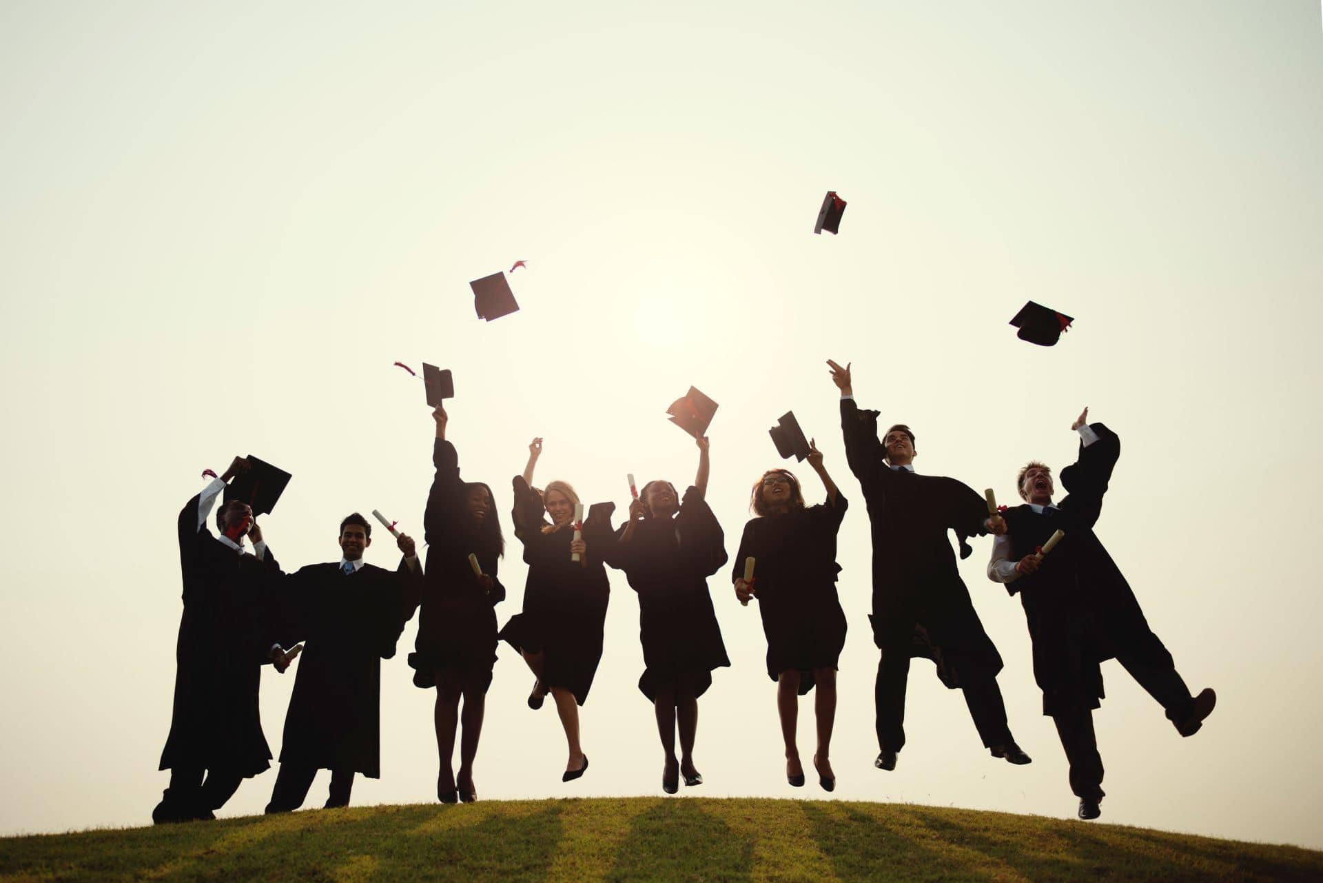 3 Great Reasons to Hire a Limousine for your College Graduation