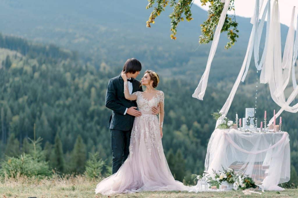 How a Limo Service Will Help Your Entire Wedding Week